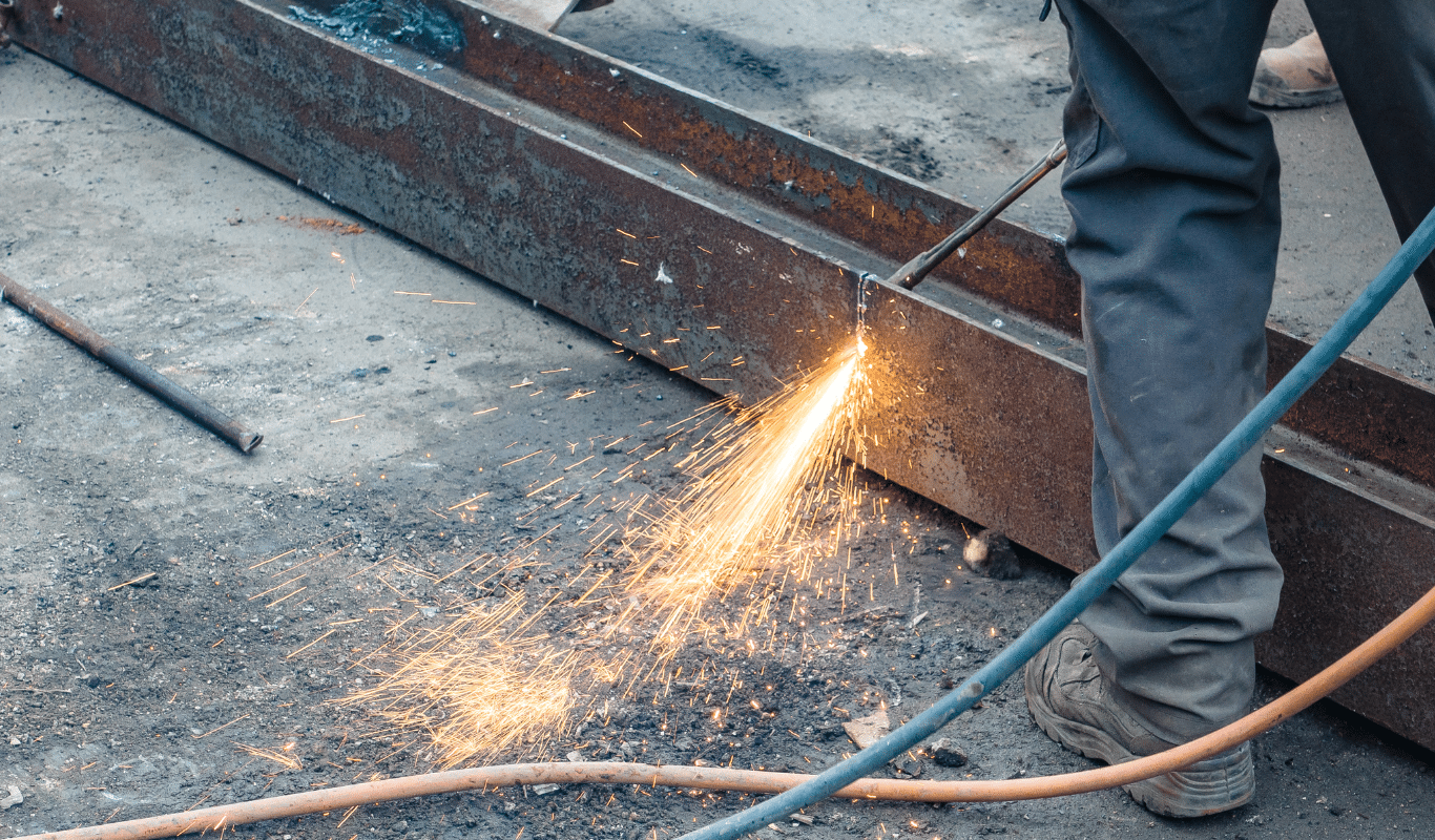 Découpe de vos ouvrages à la lance thermique
